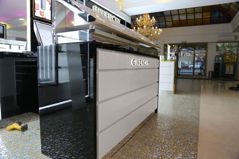 GIVENCHY FRENCH HOUSE