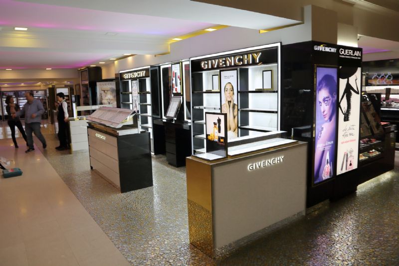 GIVENCHY FRENCH HOUSE