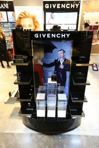 GIVENCHY ATATÜRK HAVAALANI