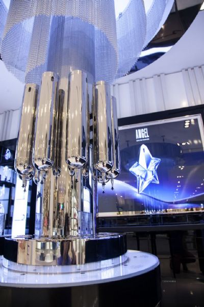 MUGLER HUDSONS BAY QUEEN TORONTO