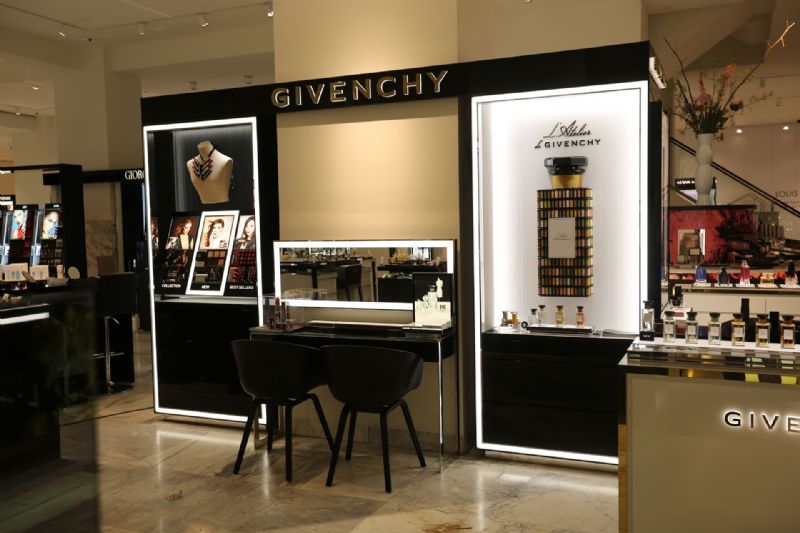 GIVENCHY  DE BIJENKORF AMSTERDAM